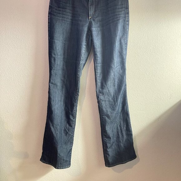 Ann‎ Taylor Curvy Fit Wide Leg 69% Cotton Size 6 Mid Rise Boot cut Jeans - Picture 2 of 5